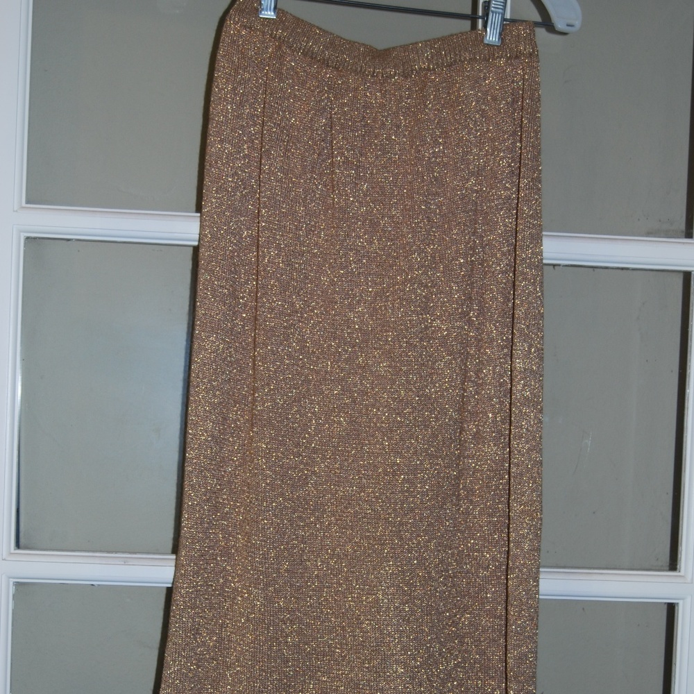 Jeanne Pierre knit skirt with slit in the back